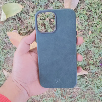 Modern Vintage Leather Case: iPhone 13 Series