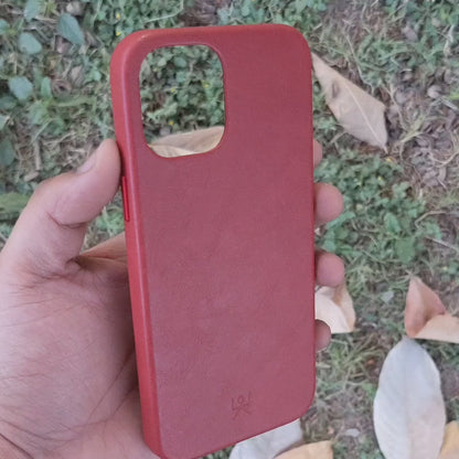 Modern Vintage Leather Case: iPhone 12 Series