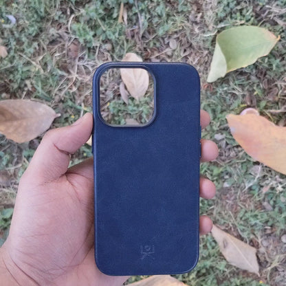 Modern Vintage Leather Case: iPhone 13 Series